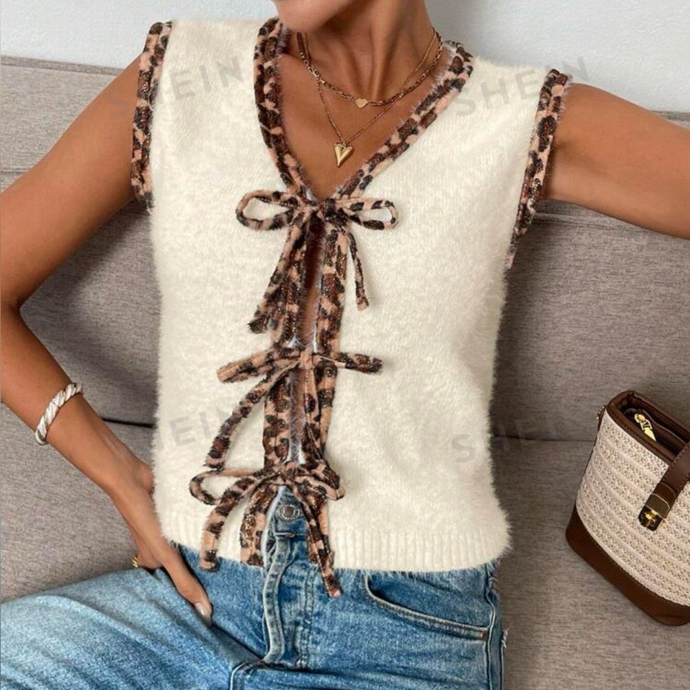 Patchwork Leopard Print V-Neck Lace-Up Front Fash… - image 1
